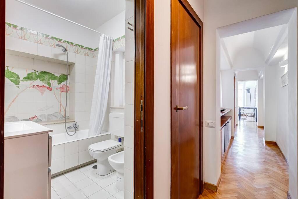 Luminous Apartment Few Steps From Piazza Navona Exteriör bild